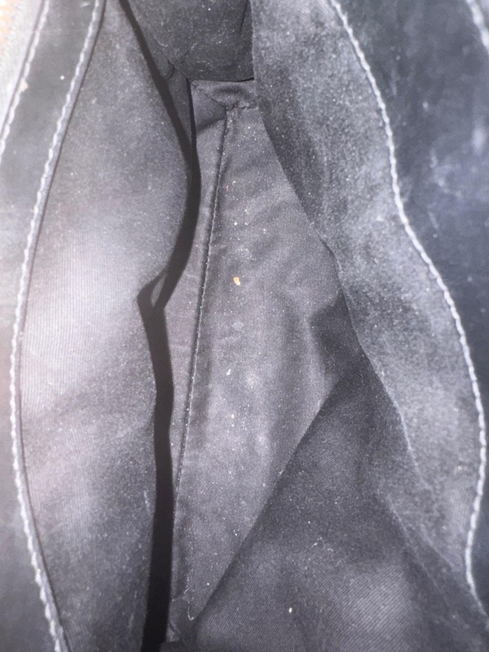 Yves Saint Laurent Black Quilted Leather Shoulder Bag with Gold YSL - Picture 6 of 10